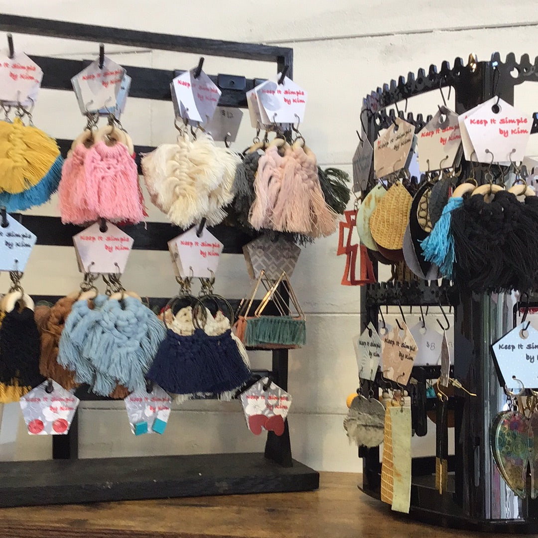 $10 keep it simple - Earrings